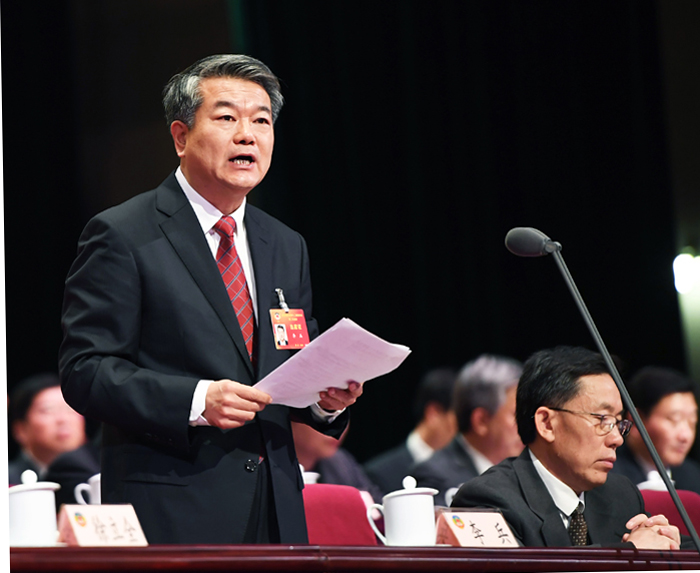 aa  省政協(xié)常務副主席李兵主持開幕大會.jpg