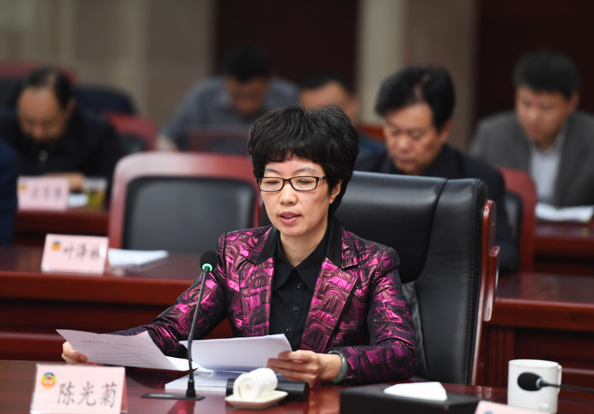 e5.陳光菊等12名委員和企業(yè)家代表圍繞協(xié)商主題資政建言。（張璨龍／攝）.jpg
